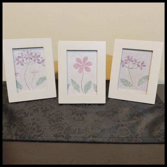 Other - Set of 3 Matching Floral Prints in Table Top Frames
